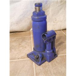 1 1/2 TON BLUE BOTTLE JACK