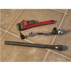 "MAC TOOLS" PIPE WRENCH , EXTENTION, & 6 BITS
