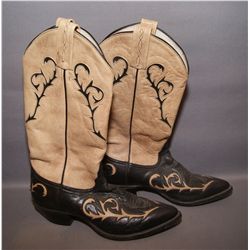 PAIR OF WOMEN'S COWBOY BOOTS