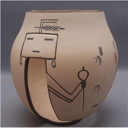 NAVAJO  POTTERY VASE