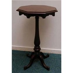 Edwardian mahogany wine table, the octagonal