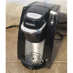 KEURIG SINGLE CUP COFFEE MAKER