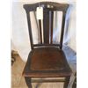 Image 2 : 2 WOODEN ANTIQUE MATCHING CHAIRS