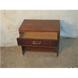 1 DRAWER NIGHT STAND, DOVETAILED DRAWERS