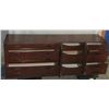 Image 2 : 13 DRAWER 2 DOOR DRESSER