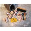 Image 3 : Portable Shoe Shiners Kit, Foot Stool, Brushes,