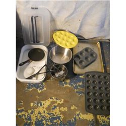 box of kitchen utensils measuring cups & spoons,