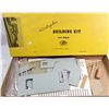 Image 2 : LOT OF 2 TRAIN MODEL BUILDING KITS