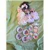 Image 2 : 4 Tiny Porcelain Dolls With A Mini Mouse Tea Set