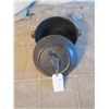 Image 1 : 8 Qt Cast Iron Dutch Oven With Lid And Handle