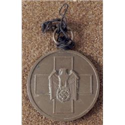 Nazi WWII fur deutfche Volkspflege Red Cross Medal