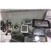 Image 2 : LARGE LOT OF CAMERAS, JEWELRY, GLASSES, IPODS &