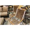 Image 1 : 2 TEAK FOLDING PATIO CHAIRS