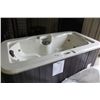 Image 1 : CAL SPA 2 PERSON HOT TUB WITH 18 STAINLESS STEEL