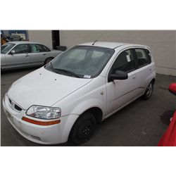 2005 WHITE PONTIAC WAVE 4DR HB 1.6L GAS AUTOMATIC