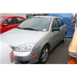2006 SILVER FORD FOCUS ZX5 SES 4DR HB 59,850KM