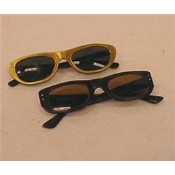 2 pair of sun glasses from the 1950's. NOK 10