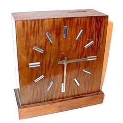 Mantel clock with wooden case, marked Spareba