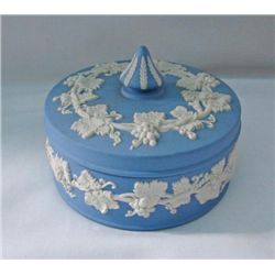 WEDGWOOD Round covered box H 2in Dia 5in MWF339F