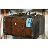 Image 1 : 2 vintage hardshell carrying cases