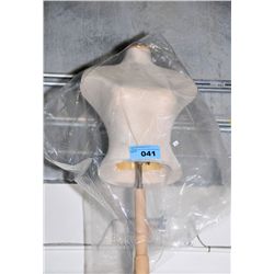 Torso display mannequin