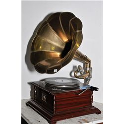 Reproduction Victorola grammophone