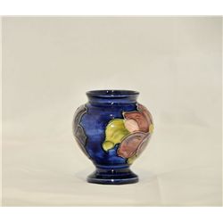 Moorcroft england art pottery vase