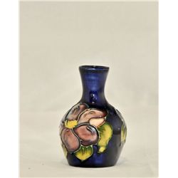Moorcroft england art pottery vase