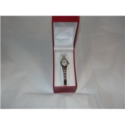 Ladies mother of pearl and diamond ring