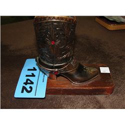 Cowboy boot lighter