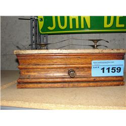 Early 1900s gold scale