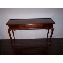 Kroehler mahogany entrance table.