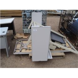 METAL RACK & FOLDING TABLE
