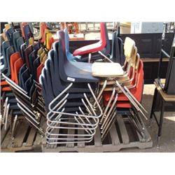 PALLET: STACKING CHAIRS