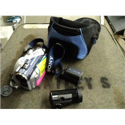 SONY HANDYCAM DCR-DVD300 W/ BAG