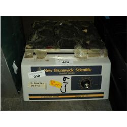 NEW BRUNSWICK C1 PLATFORM SHAKER