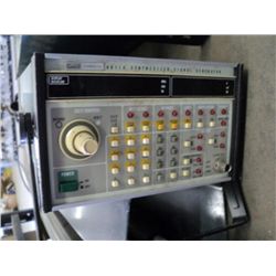 FLUKE 6011A SYNTHESIZED SIGNAL GENERATOR