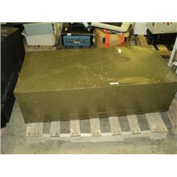 PALLET: METAL FILE CABINET