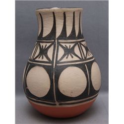 SANTO DOMINGO POTTERY JAR