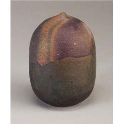 TOSHIKO TakaeSu ovoid Moonpot with closed top