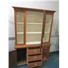 Image 3 : Bassett Furniture  Wood China Hutch
