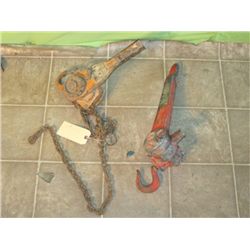 2 - 3/4 Ton Chain Wenches  1 W/ Chain