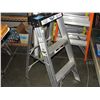 Image 1 : Small 3 step aluminum step ladder
