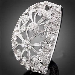 GT0522120051 Gorgeous Floral Style Crystal Bangle Brace