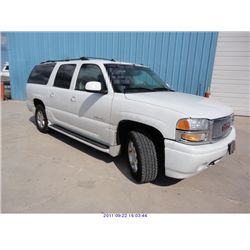 2003 - GMC YUKON DENALI