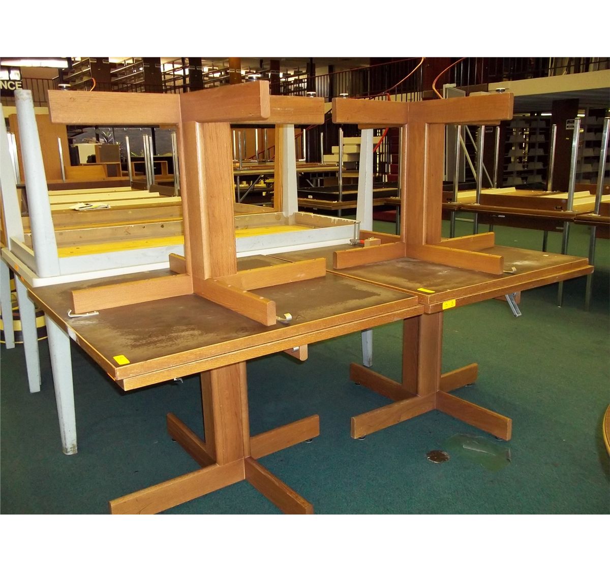 TABLES & STEPPERS