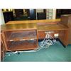 Image 7 : TABLES & CABINET