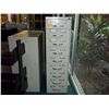 Image 6 : STEPPERS & CABINETS