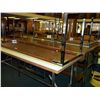 Image 4 : STEPPERS & TABLES