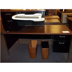 DESK & TRASHCANS